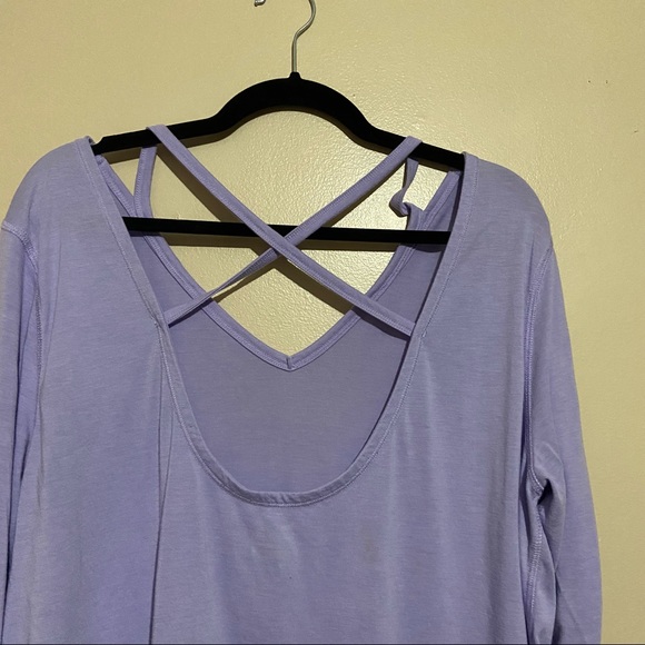 Old navy• active cross back long sleeve lavender top - Picture 2 of 4